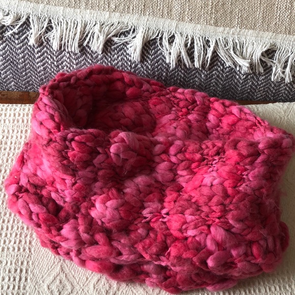 Loft pink scarf - Picture 6 of 6
